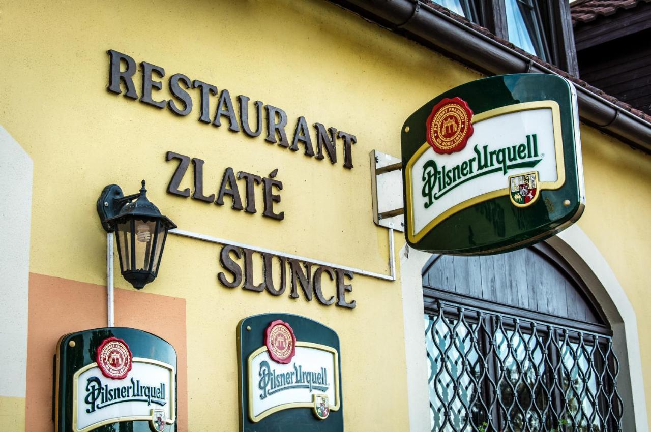 Penzion Zlate Slunce Chocenice Bagian luar foto